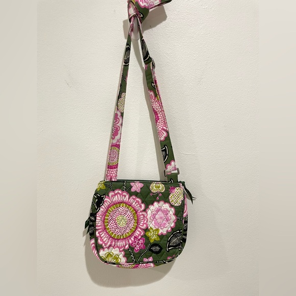 VERA BRADLEY - Little Flap Hipster Crossbody Purse - Olivia Pink & Green - NWOT - Picture 5 of 13